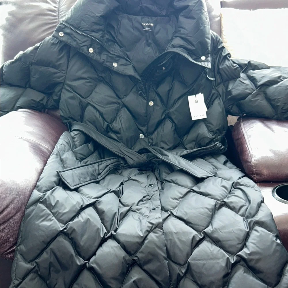 Coach NWT- Beautiful Women's Large Black Down Puffer Jacket. - Picture 1 of 13